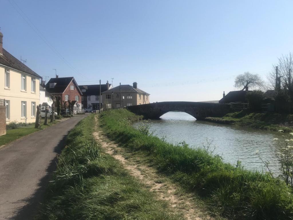 Delightful Cottage On The River Adur Close To Brighton & The Downs No Dogs Sorry Upper Beeding ภายนอก รูปภาพ