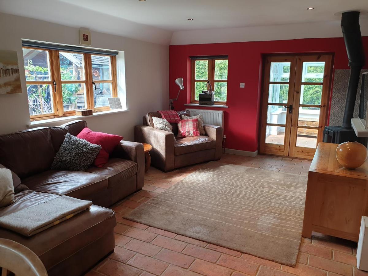 Delightful Cottage On The River Adur Close To Brighton & The Downs No Dogs Sorry Upper Beeding ภายนอก รูปภาพ