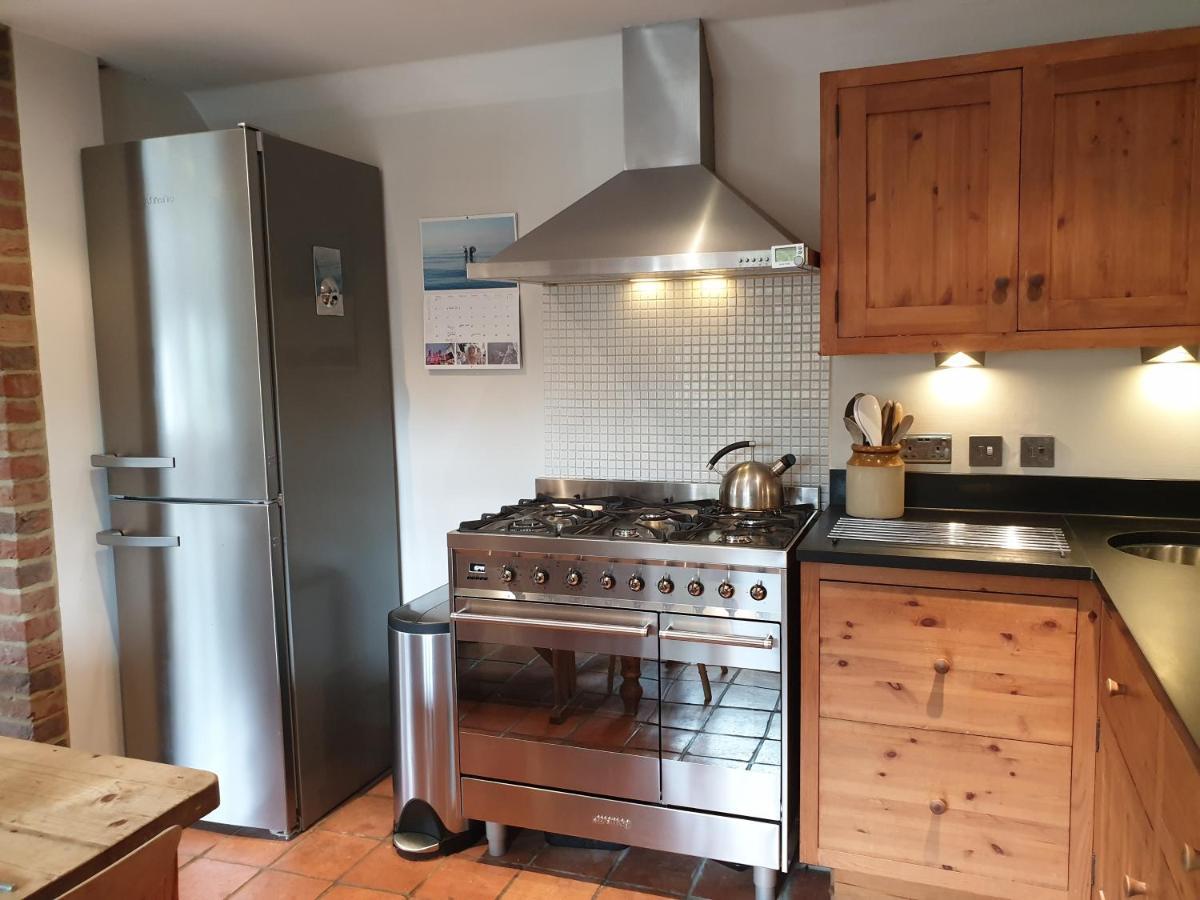 Delightful Cottage On The River Adur Close To Brighton & The Downs No Dogs Sorry Upper Beeding ภายนอก รูปภาพ
